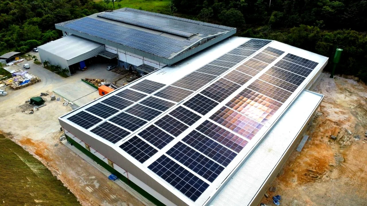Ampliação de projeto solar com automação na Gráfica Ampla