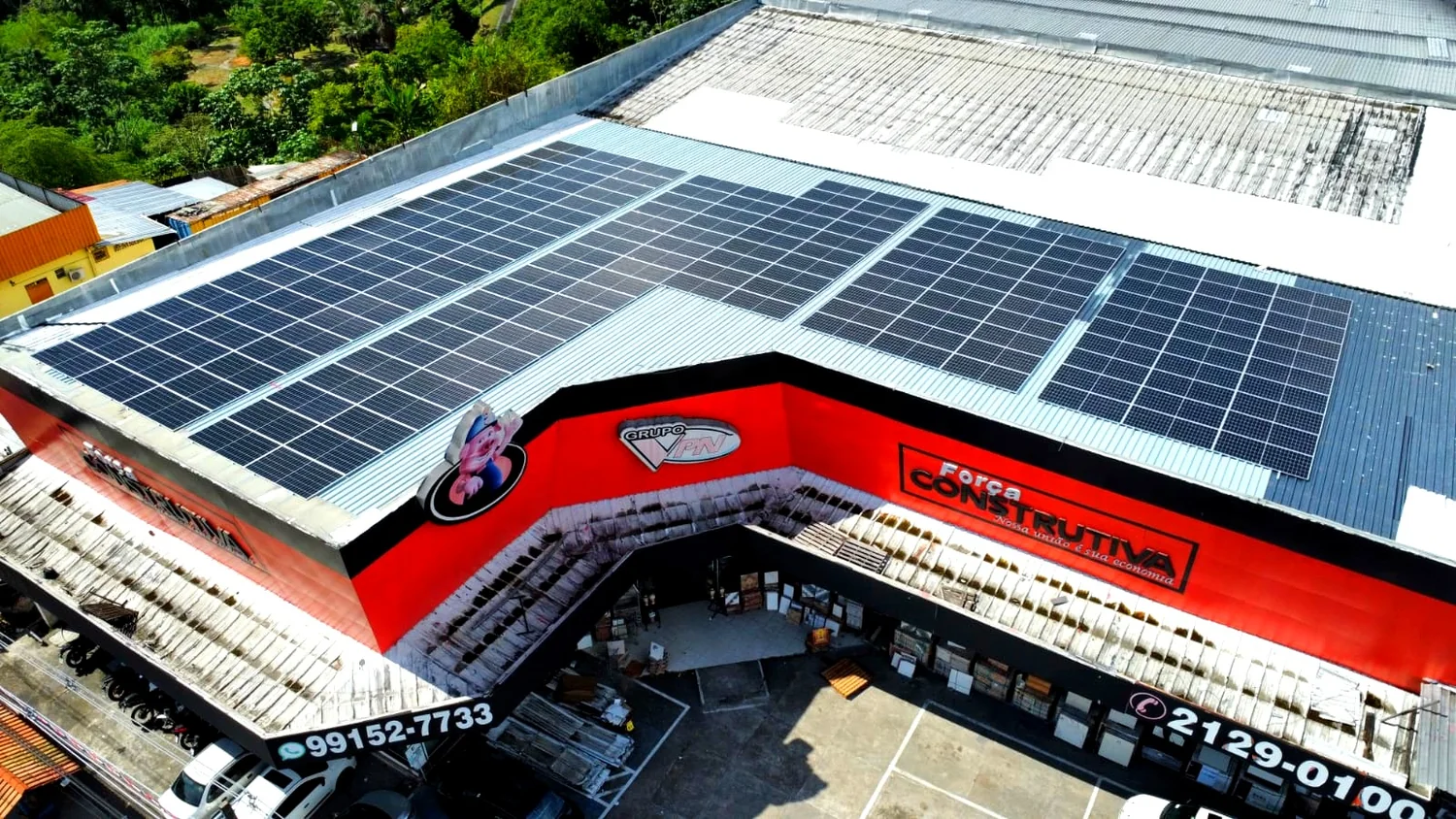 Usina solar na loja VPN, do Grupo Força Construtiva
